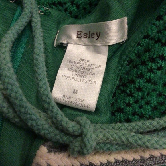 Esley Women’s Green Boho Embroidered Sweater Dress Size Medium - Picture 7 of 7